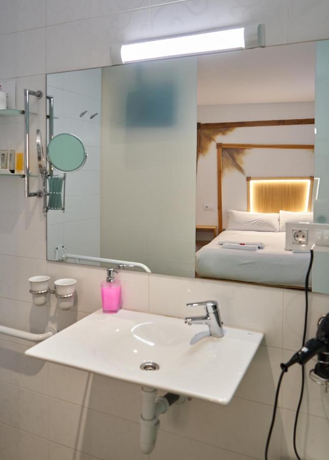 Pension Aliciazzz Bed And Breakfast بلباو المظهر الخارجي الصورة